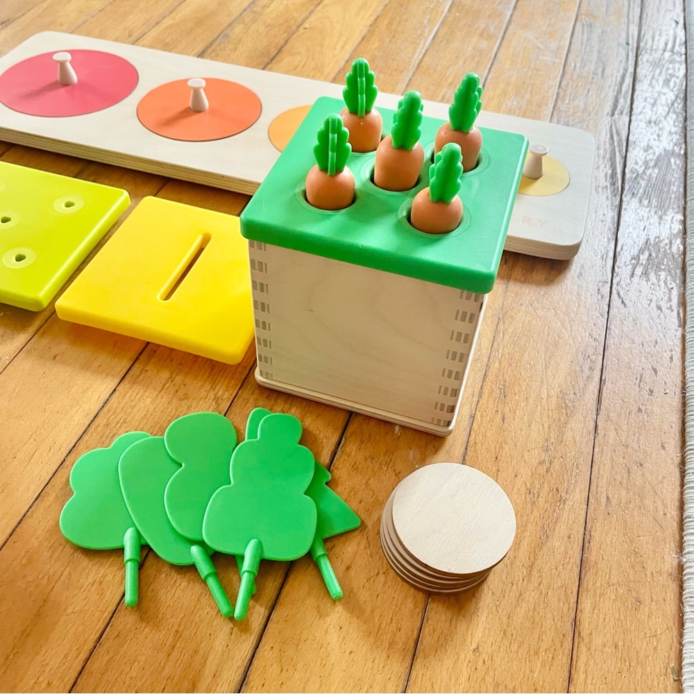 Lovevery The Babbler Play Kit - Picture 4 of 5